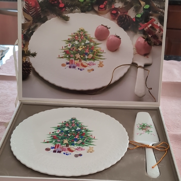 Mikasa Christmas Tree Serveware Set - White and Green